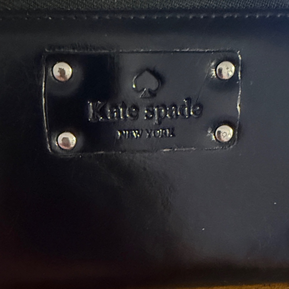 Rehab-Kate Spade Glossy Black Zip Wallet - Picture 3 of 7